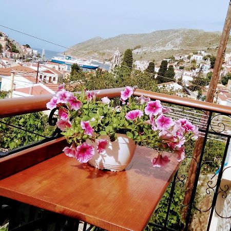 Apartamento Grandma'S House Symi Exterior foto