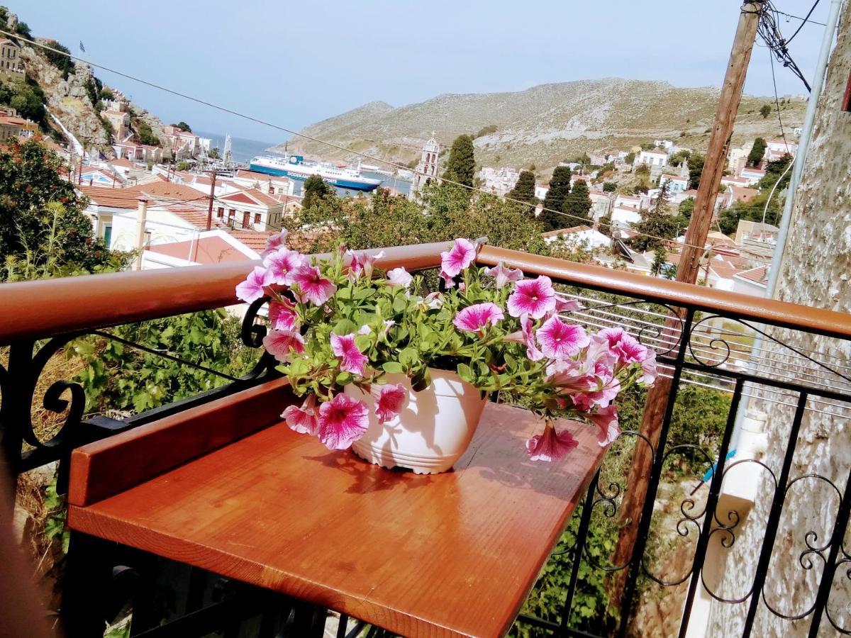 Apartamento Grandma'S House Symi Exterior foto